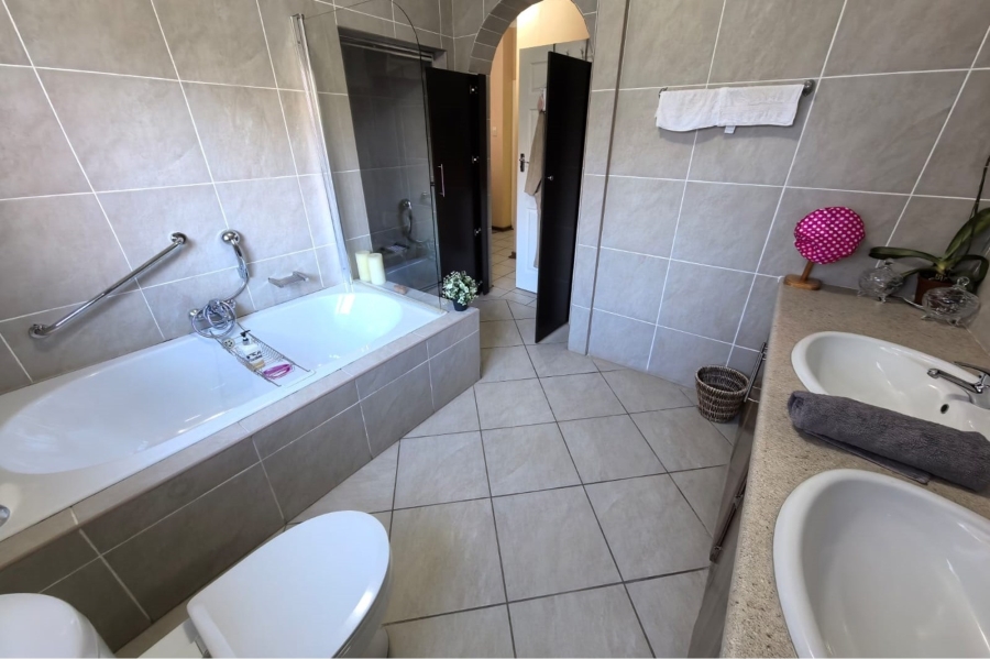 4 Bedroom Property for Sale in Hillcrest Northern Cape